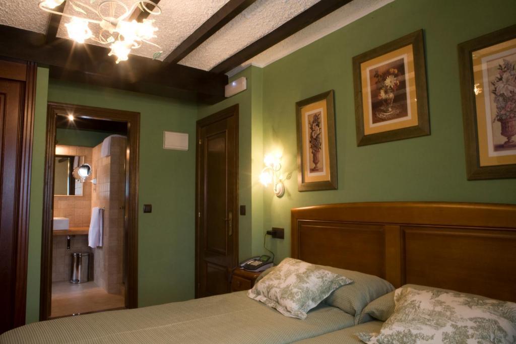 El Foyu Hotel Colunga Room photo