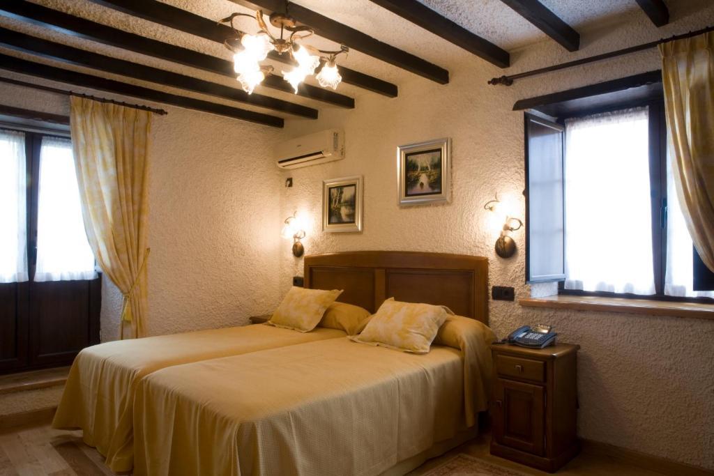 El Foyu Hotel Colunga Room photo